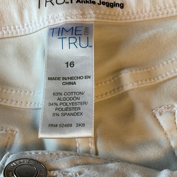 Women's White Jeans Jeggings - Picture 4 of 5